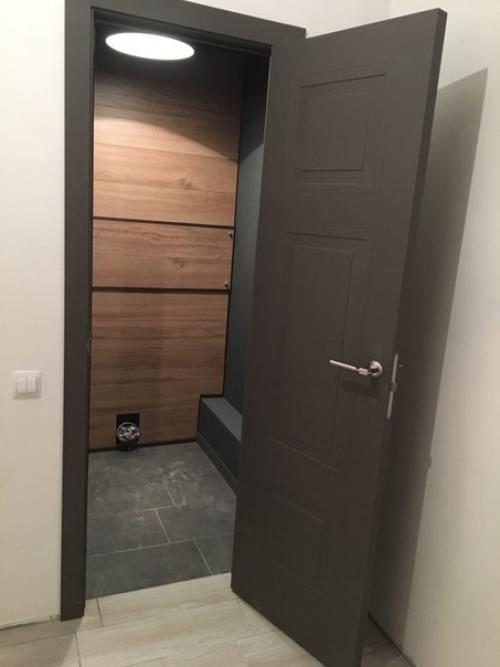 Скрытие коммуникаций в туалете в ограниченном бюджете, с использованием ламината. 02