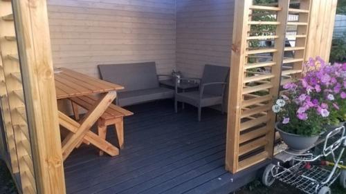 Закончили беседочку. 2. 03