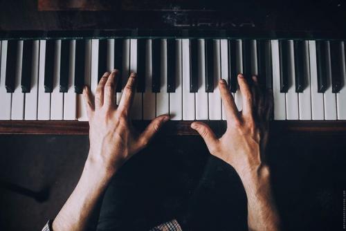 История о слепом пианисте и о его верной собаке. 04