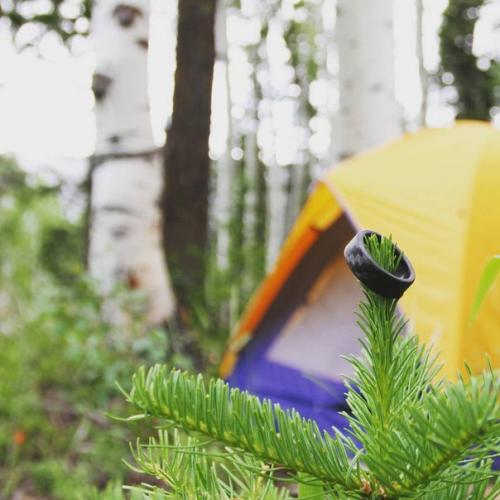 Стильные мужские кольца выполненные из карбона. 05