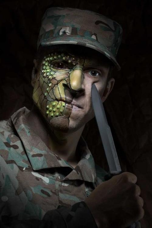 Недавно московский фотограф Александр хохлов представил впечатляющую серию портретов военнослужащих под названием Дикие Солдаты (Wild Soldiers. 02