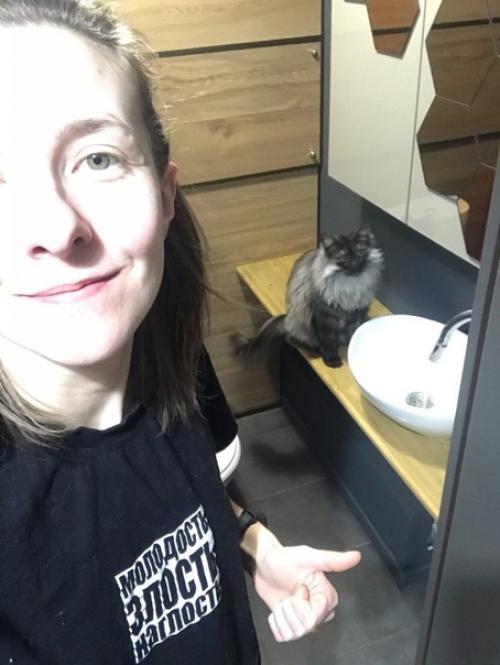 Скрытие коммуникаций в туалете в ограниченном бюджете, с использованием ламината. 07