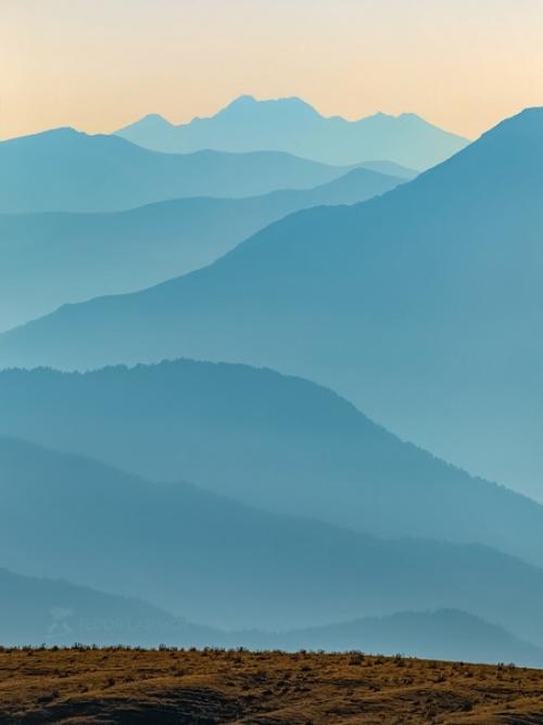 Воздушная перспектива горных долин из серии Акварели Воздуха и Света. 02