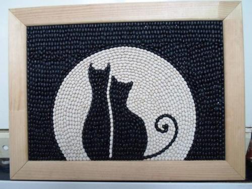 Черно-белое панно.  В работе мы используем черную и белую фасоль (мелкую. 03