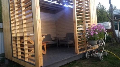 Закончили беседочку. 2. 02