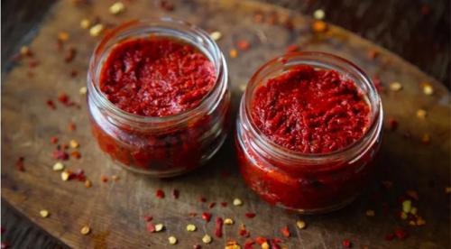 Рецепт вкусной и ароматной аджики, которая так замечательно сочетается с нашим любимым шашлычком. 02